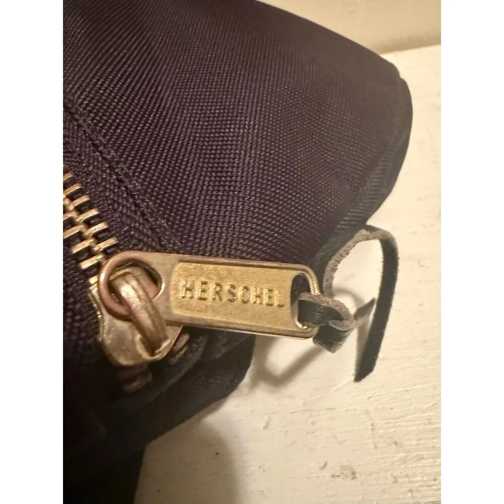 Herschel Supply Co. Black Crossbody / Waist Bag Hip Pack Polyester EUC